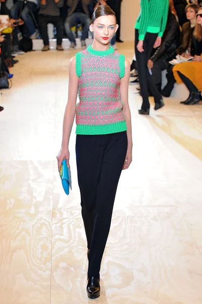 Look 11